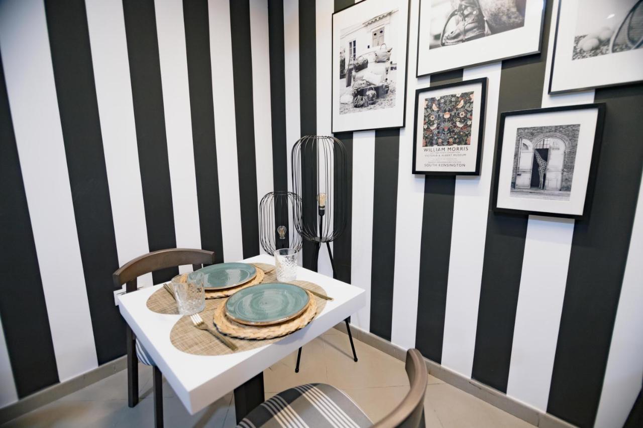 The Little Corner B&B Valensiya Dış mekan fotoğraf